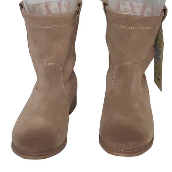 NWT Toms Tan Suede Pull On Slouch Ankle Booties. Amphora Burnished Suede Size 8 - Picture 2 of 16